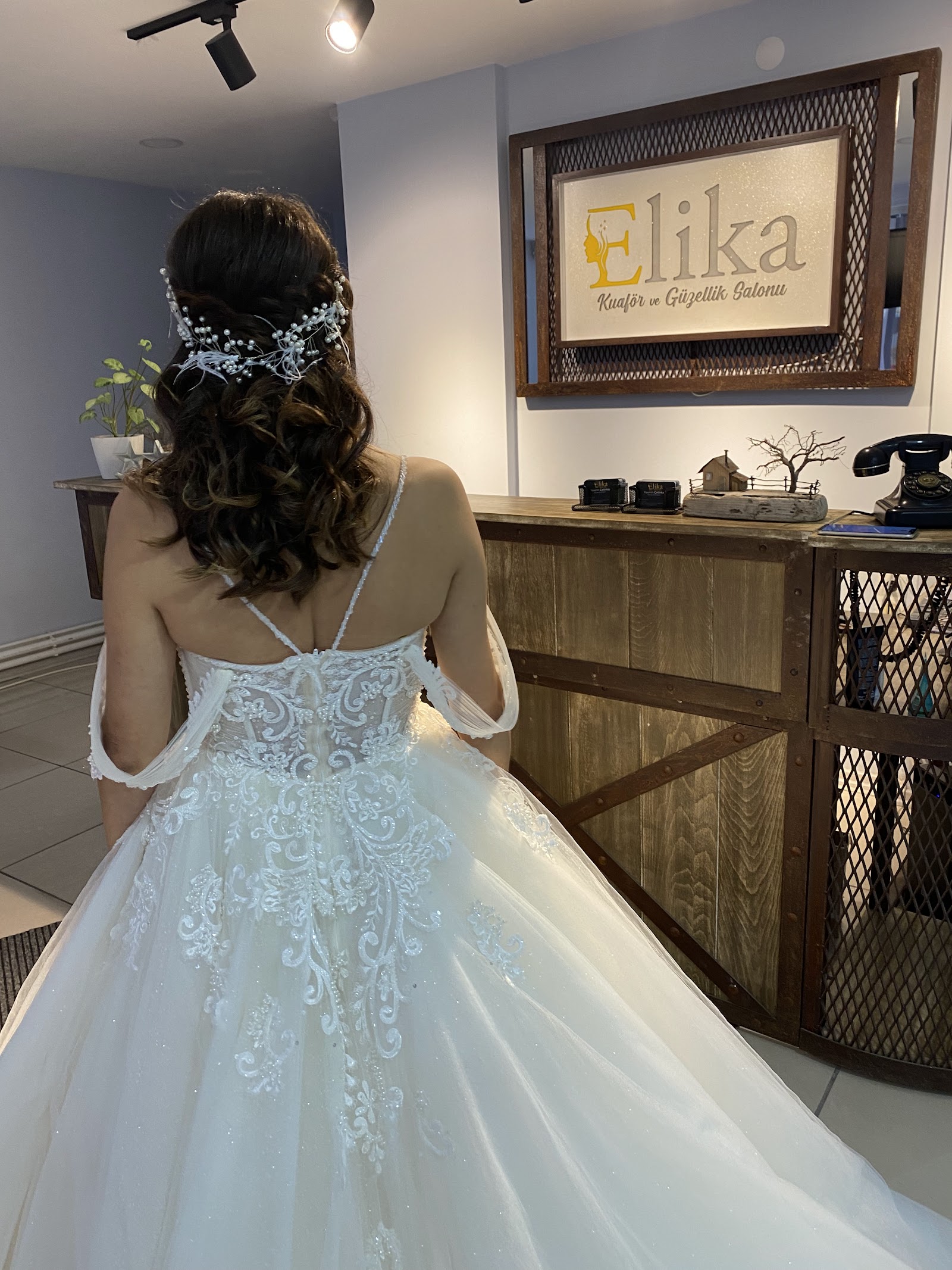 Elika Kuaför ve Güzellik Salonu