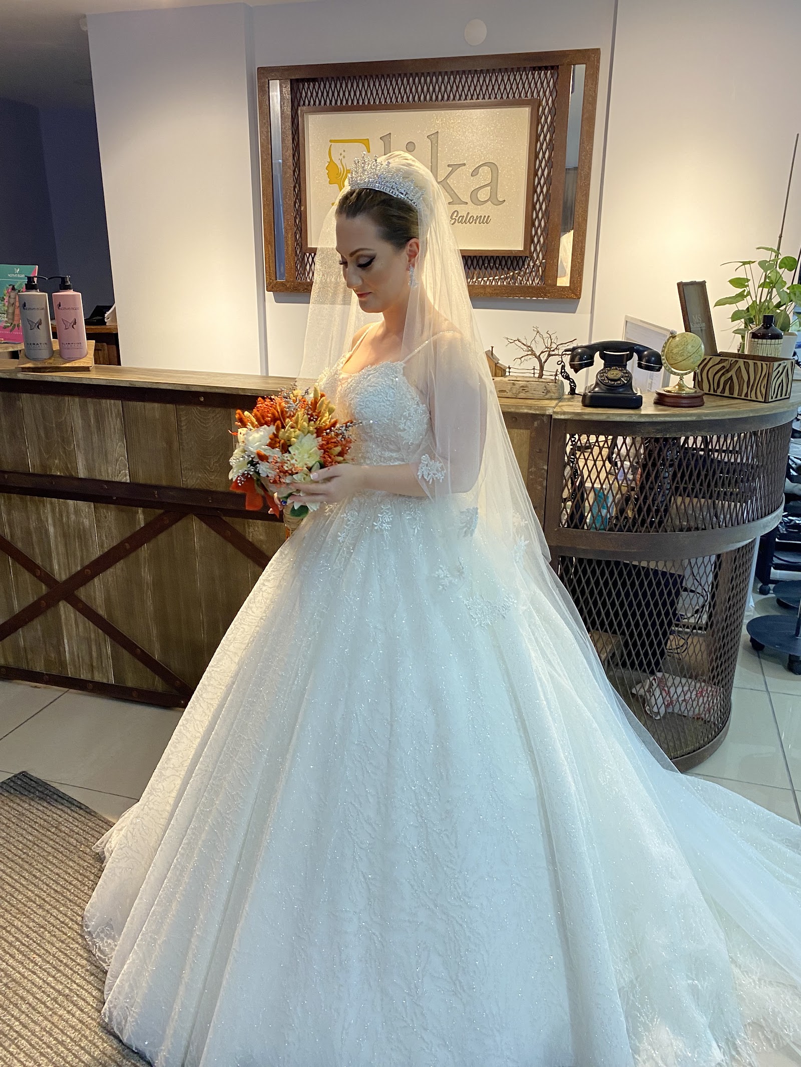 Elika Kuaför Ve Güzellik Salonu kır düğünü mekanı — Merkez