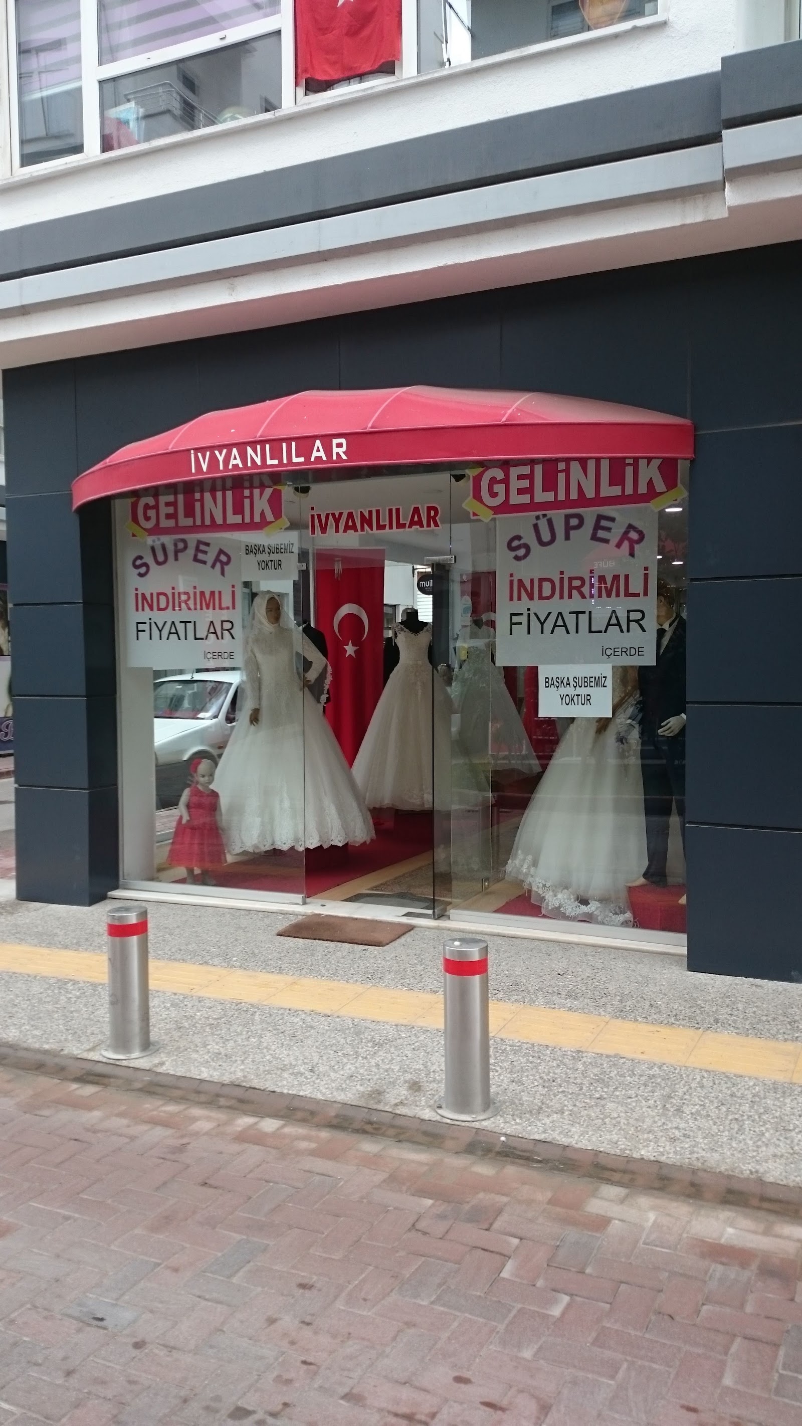 İvyanlılar Giyim kır düğünü mekanı — Merkez
